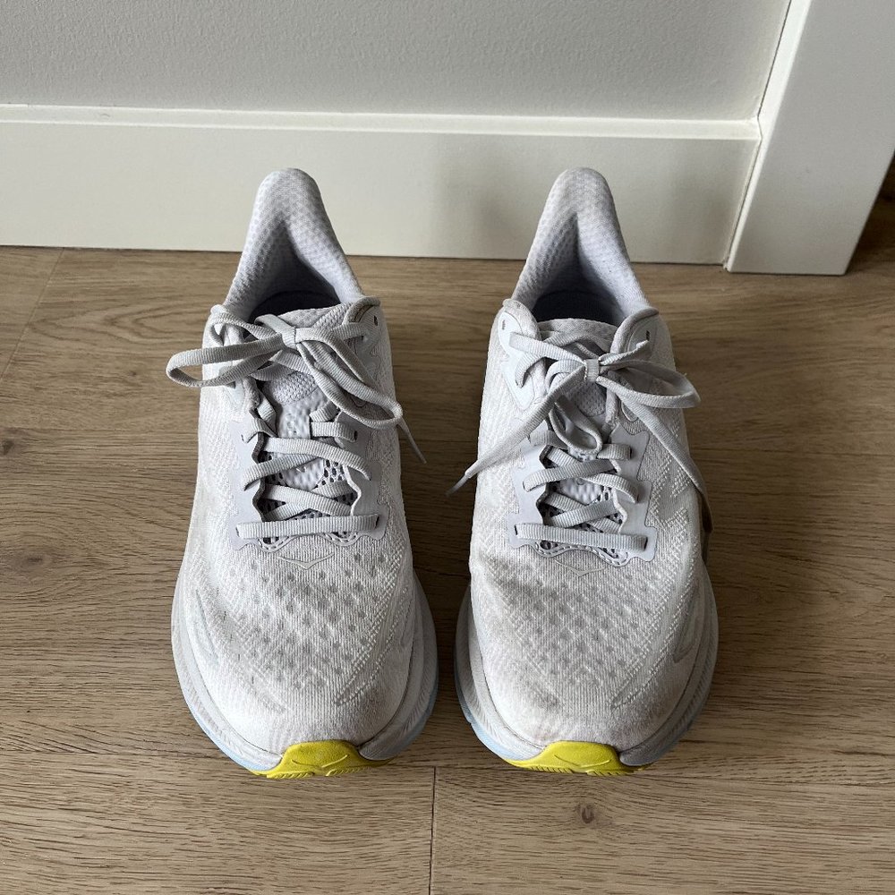 Hoka Clifton 9 Women (Size: 8.5B)